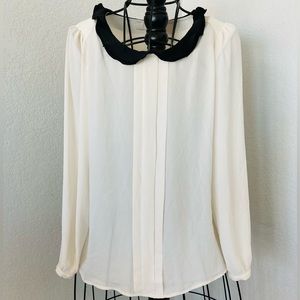Ann Taylor Loft women’s ivory top black collar medium